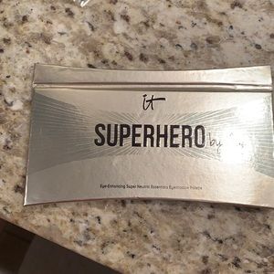 It Eyeshadow Palette